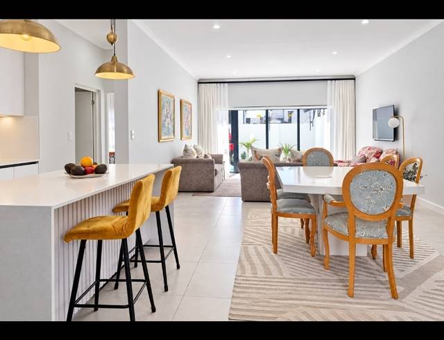 4 BEDROOM FREEHOLD FOR SALE IN SANDOWN ESTATE
